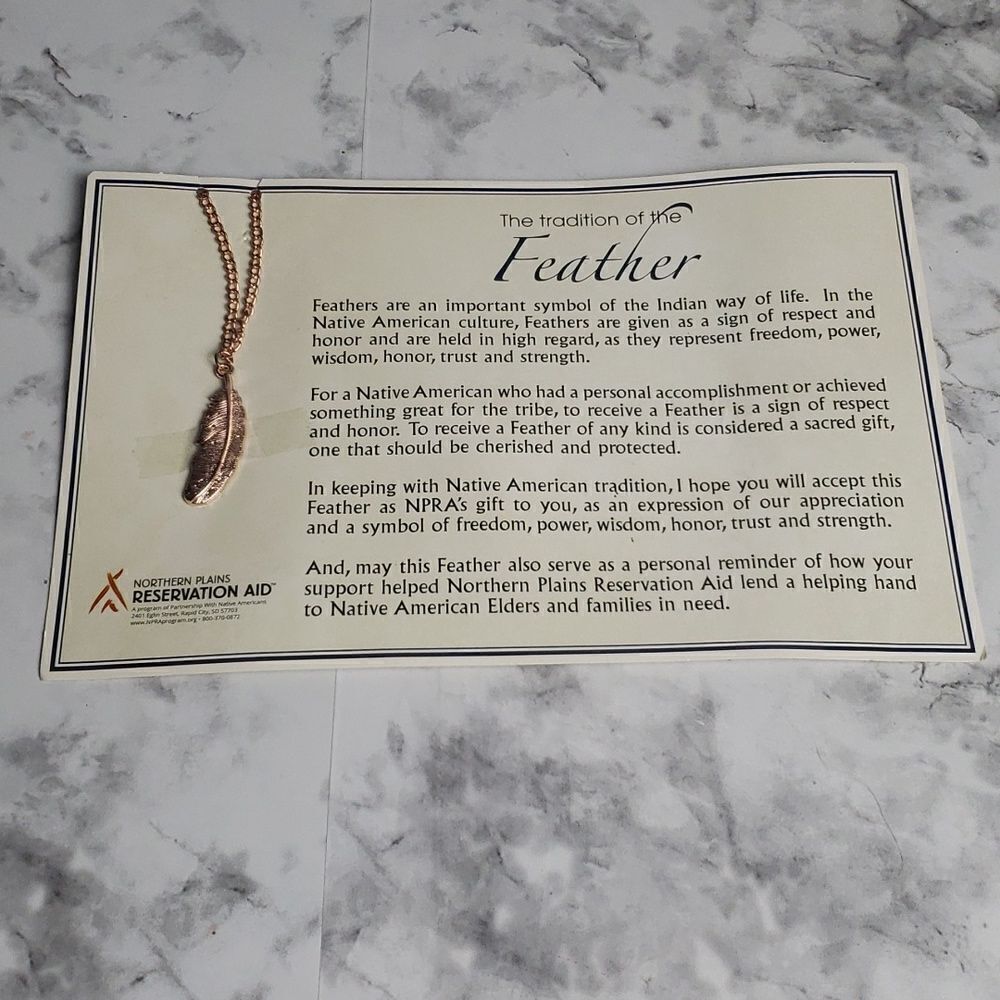 ‎Native American Feather Necklace